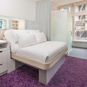 Premium Queen View Room